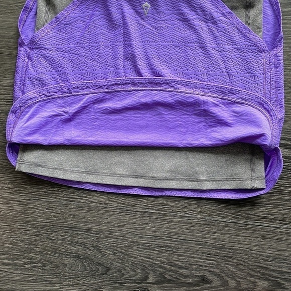🆕SzM Ivivva purple and grey tank EUC. Read measurements please - Picture 4 of 5